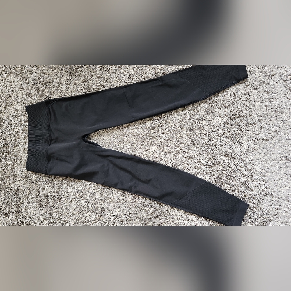 Lululemon size 2